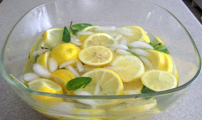 Витаминный напиток с лимоном