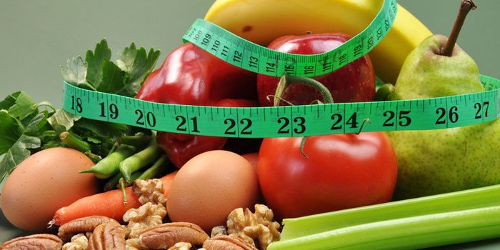 Овощи, фрукты, яйца, орехи и сантиметр
